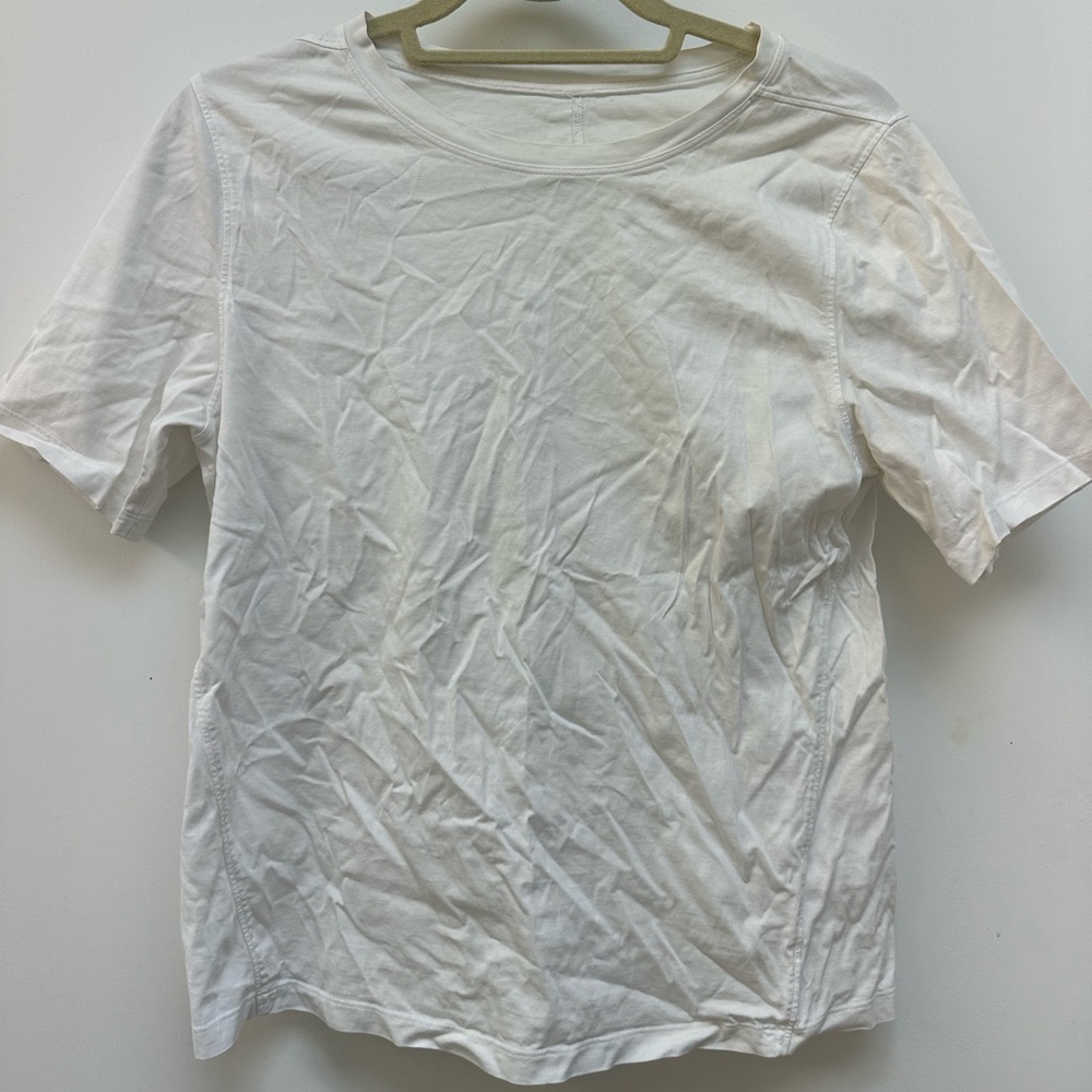 White Lululeon Cotten T-shirt - size 6